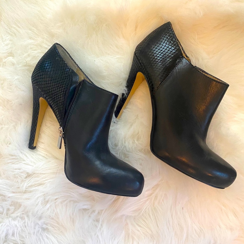 INC short booties